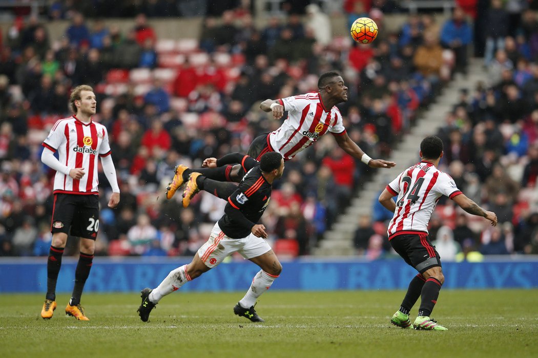 Sunderland se vytáhl, doma v Premier League vyhrál nad Manchesterem United 2:1