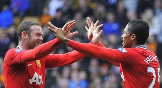 Rooney zachránil Manchesteru United výhru a vedení v tabulce