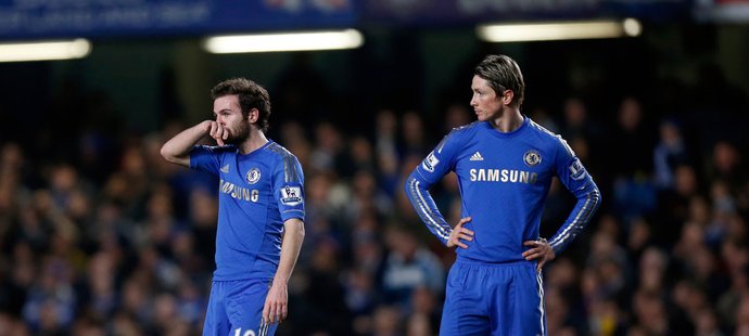 Torres a Mata stále nemůžou uvěřit tomu, že Chelsea doma v poháru prohrála se Swansea