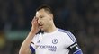 Obránce Chelsea John Terry neskrývá zklamání po pohárovém konci londýnského celku.