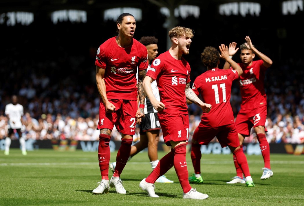Fotbalisté Liverpoolu se radují z vyrovnávací trefy Darwina Núňeze