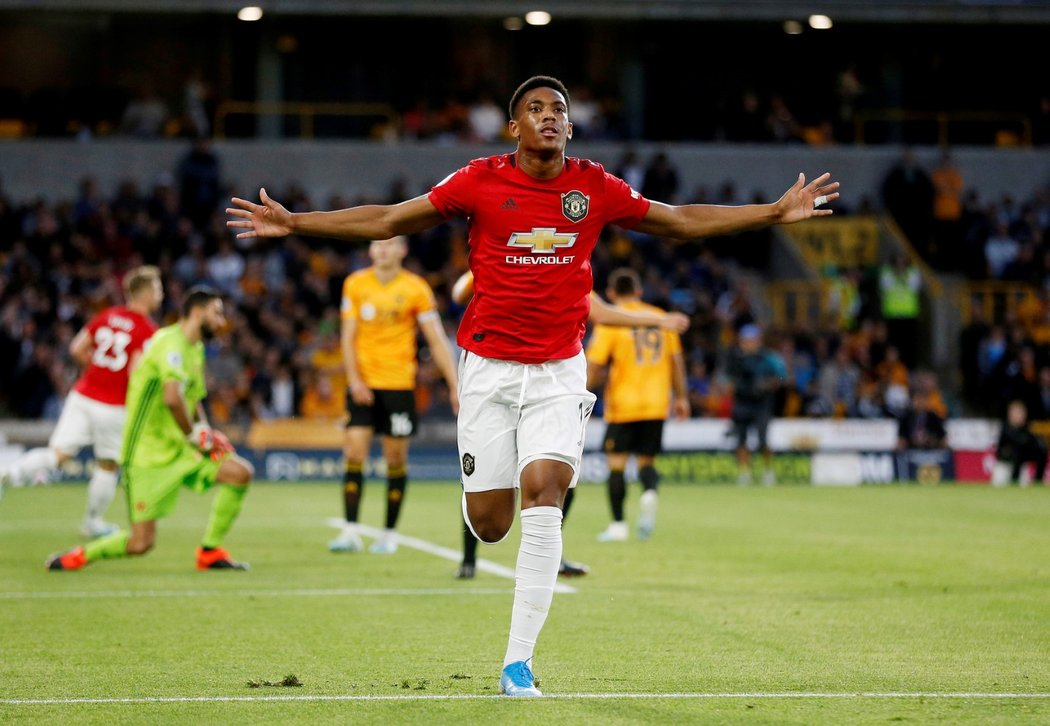 Anthony Martial sice poslal Manchester United do vedení, jeho tým se ale nakonec musel spokojit s remízou 1:1