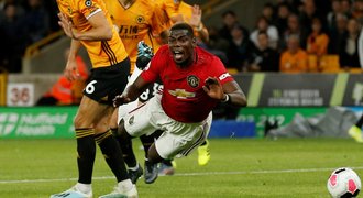 United v dohrávce remizovali na hřišti Wolves, Pogba nedal penaltu