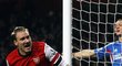 Útočník Arsenalu Nicklas Bendtner slaví gól do sítě Hullu