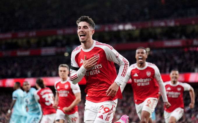 SESTŘIHY: Součkův West Ham je krok od sestupu, Arsenal se přiblížil titulu. Krejčí zpět po zranění SESTŘIHY: Součkův West Ham je krok od sestupu, Arsenal se přiblížil titulu. Krejčí zpět po zranění
