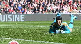 TOP zákroky Premier League: Čech dvakrát zasáhl a kouč soupeře nevěřil