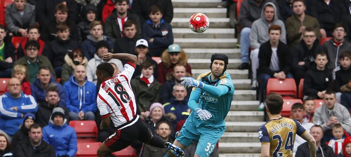 Český brankář Petr Čech udržel proti Sunderlandu druhou nulu po svém návratu do branky Arsenalu