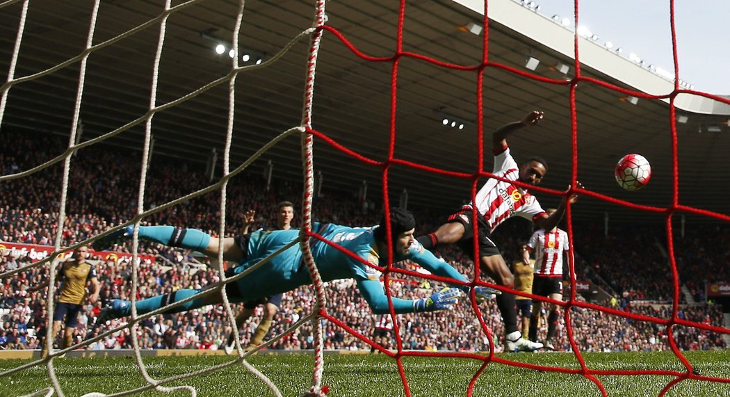 Čech předvedl proti Sunderlandu hned několik zákroků