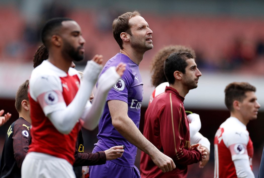 Petr Čech se loučil po zápase s Brightonem (1:1) na Emirates Stadium s Arsenalem