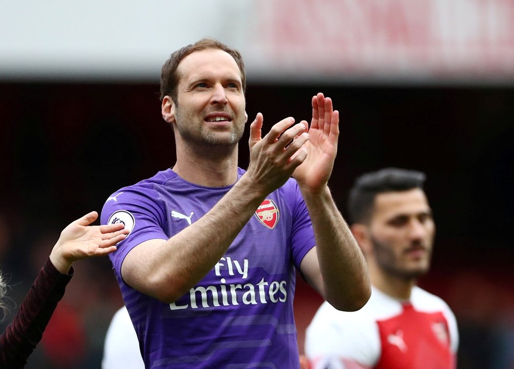 Petr Čech se loučil po zápase s Brightonem (1:1) na Emirates Stadium s Arsenalem