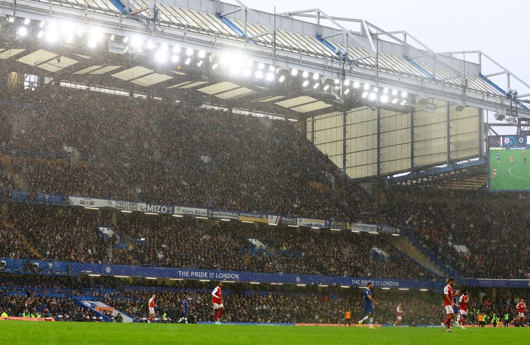 Arsenal dobyl Stamford Bridge