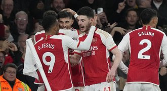 SESTŘIH: United vyhráli díky dvěma penaltám, Arsenal poskočil do čela