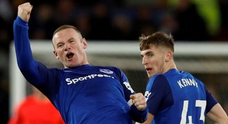 SESTŘIHY: City spasil gól v nastavení, Rooney završil hattrick z půlky