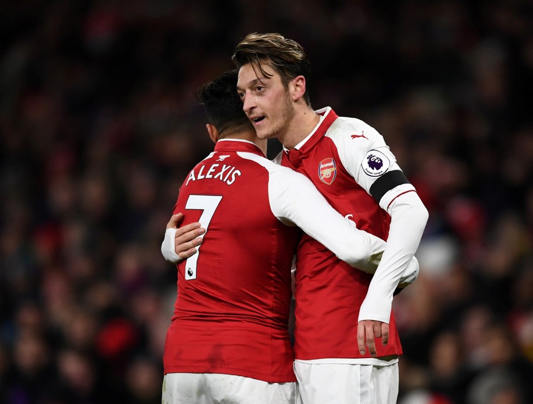 Úspěšní střelci: Alexis Sánchez a Mesut Özil