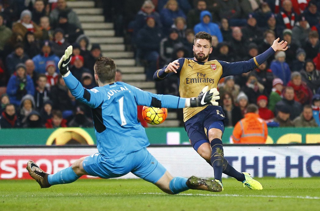 Olivier Giroud ve velké šanci