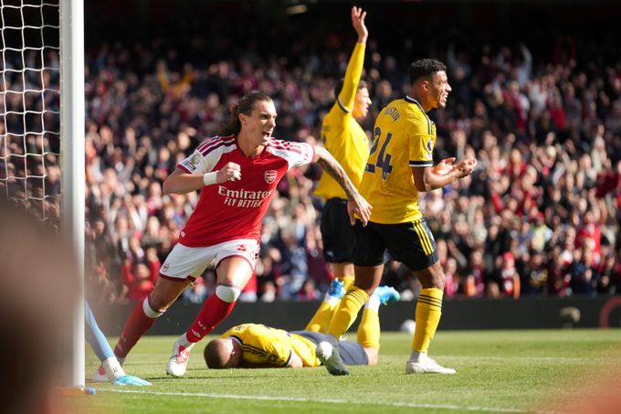 Arsenal se natrápil na výhru proti Leedsu, Chelsea dala pět gólů. Další triumf Brightonu Arsenal se natrápil na výhru proti Leedsu, Chelsea dala pět gólů. Další triumf Brightonu