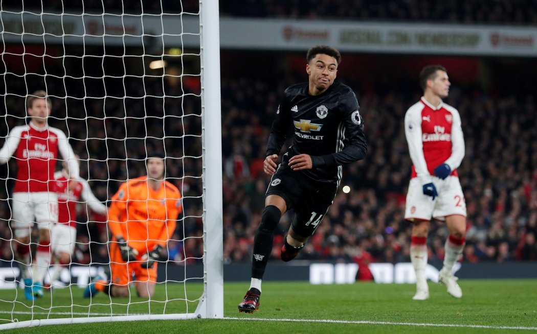 Jesse Lingard zvyšoval v jedenácté minutě už na 2:0 pro United