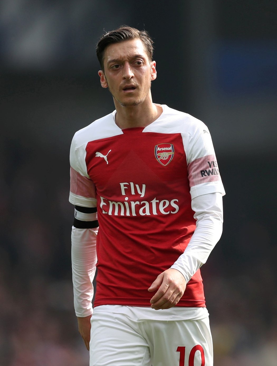 Středopolař Arsenalu Mesut Özil je opět pod palbou kritiky