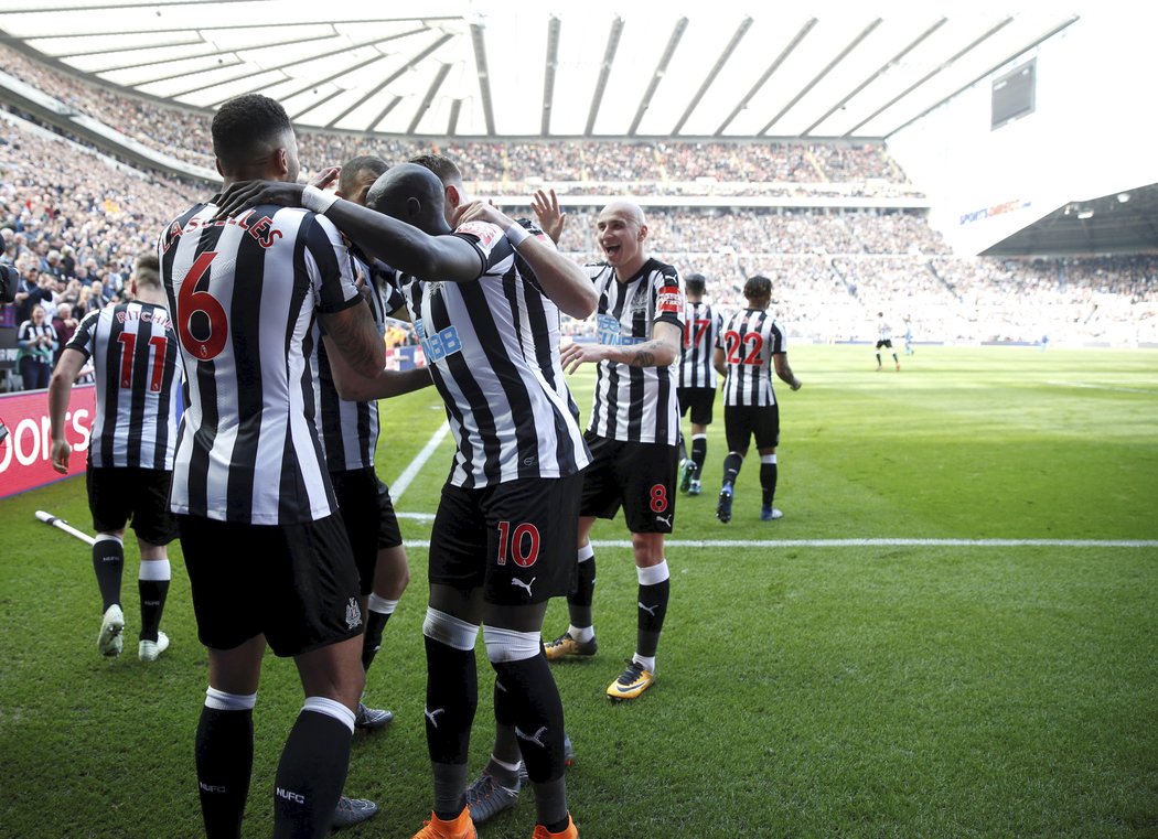 Newcastle dvakrát překonal Petra Čecha a porazil Arsenal