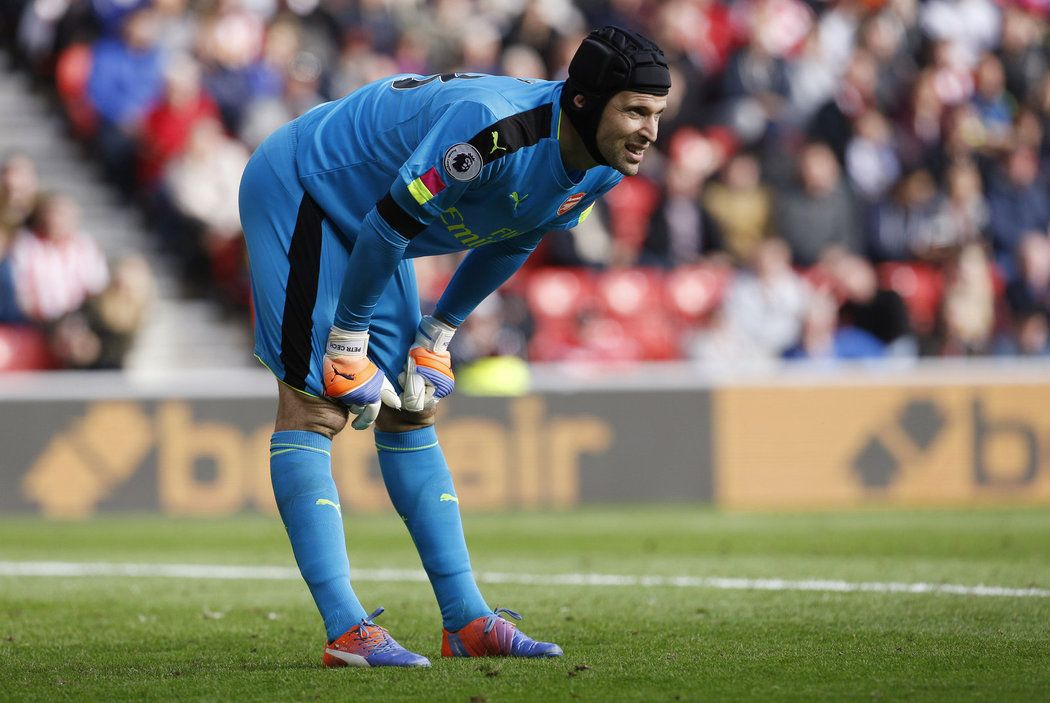 Gólman Arsenalu Petr Čech při utkání Premier League.