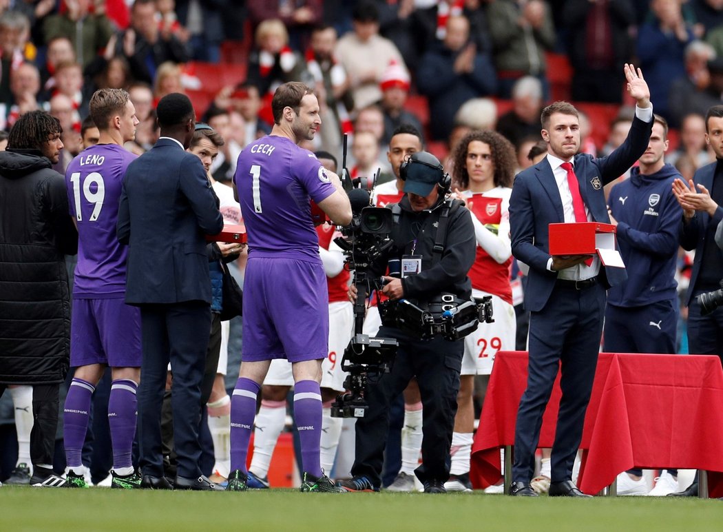 Aaron Ramsey se loučil po zápase s Brightonem (1:1) na Emirates Stadium s Arsenalem. Nyní ho čeká angažmá v Juventusu