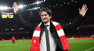 Rosický legendou Arsenalu! Na hřišti mu tleskali, potkal i Fábregase