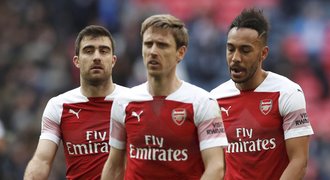 Trenér Arsenalu Emery po derby spílal sudím: VAR si pro vás přijde