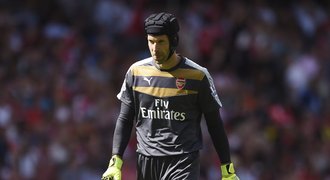 Čech o své chybě: To nebylo ve scénáři. Co o něm řekl Wenger?