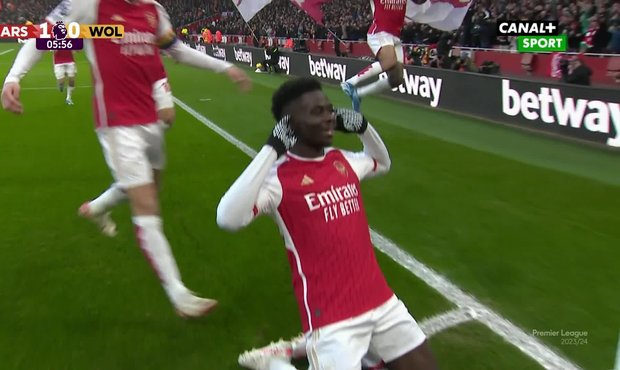 SESTŘIH: Arsenal - Wolves 2:1. Saka s Ödegaardem zařídili výhru