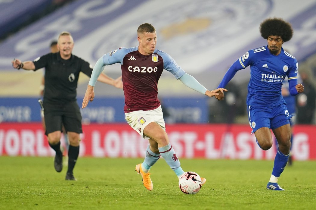 Ross Barkley v závěru rozhodl utkání na hřišti Leicesteru