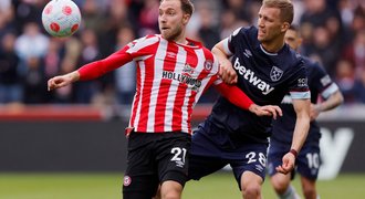 Rok po kolapsu: Eriksenovi slibují za podpis sochu, zájem prý mají i United Rok po kolapsu: Eriksenovi slibují za podpis sochu, zájem prý mají i United
