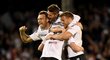 Radost fotbalistů Fulhamu po postupu přes Derby v play off o Premier League