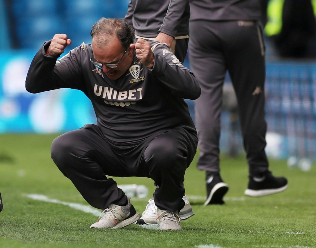 Argentinský kouč Marcelo Bielsa hrál s Leedsem dva roky na špici druhé anglické ligy