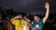 Fanoušci Leedsu v noci z pátku na sobotu nadšeně oslavovali postup do Premier League