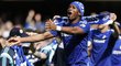 Didier Drogba se raduje po výhře nad Crystal Palace z mistrovského titulu pro Chelsea