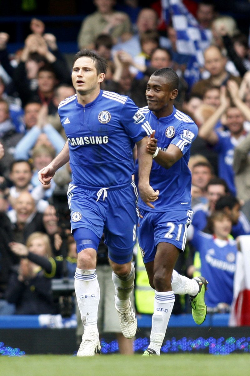 Radost v podání hráčů Chelsea Franka Lamparda a Salomona Kaloua