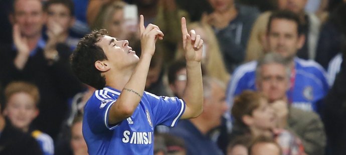 Oscar se raduje z gólu proti Fulhamu, Chelsea nakonec vyhrála 2:0