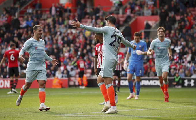 31 přihrávek! Chelsea baví fotbalem, září anglický objev i Hazard 31 přihrávek! Chelsea baví fotbalem, září anglický objev i Hazard