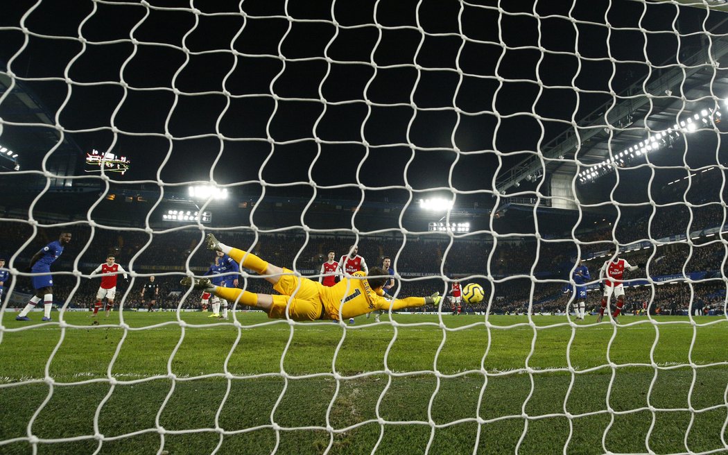 Brankář Chelsea Kepa nemá zrovna závratnou formu