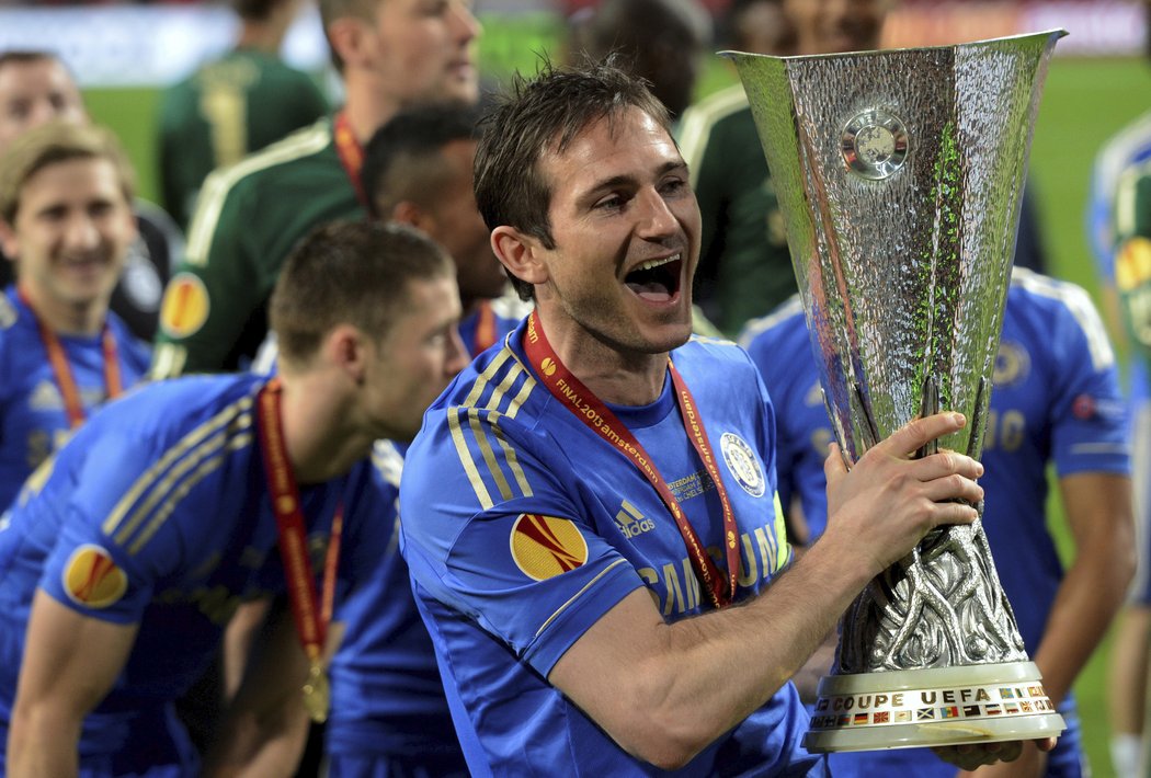 Legenda Chelsea Frank Lampard se chystá převzít milovaný klub jako trenér