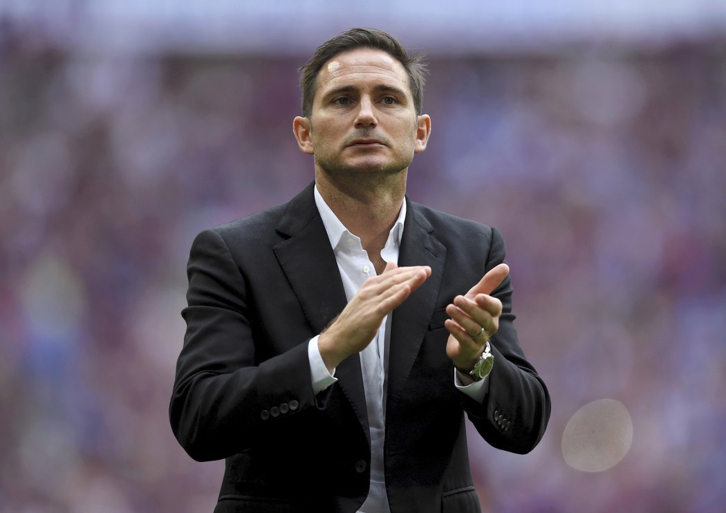 Legenda Chelsea Frank Lampard převzal klub svého srdce jako trenér