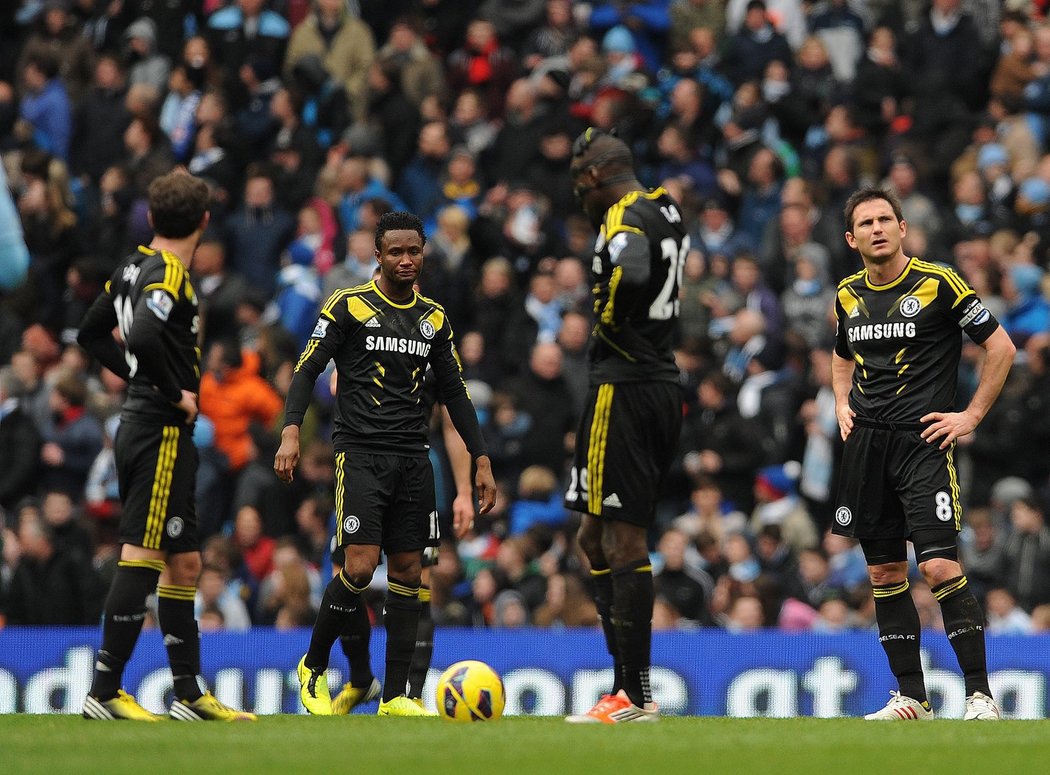 Rozčarování hráčů Chelsea. Na půdě Manchesteru City chtěli bojovat o druhé místo, ale prohráli 0:2. Lampard nedal penaltu za stavu 0:0