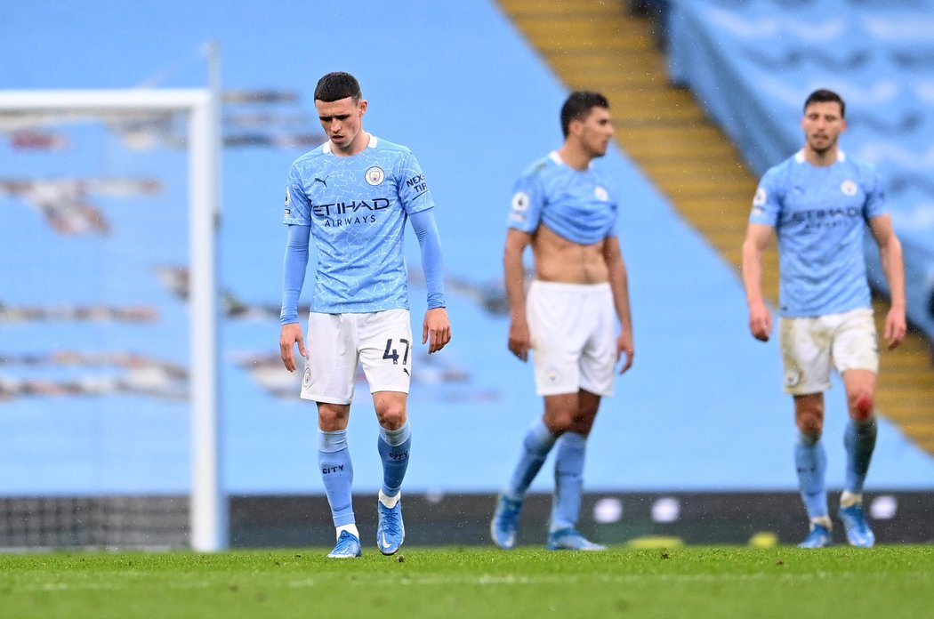 Chelsea gólem v závěru oddálila korunovaci City