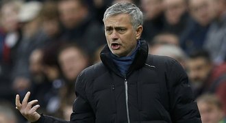 Mourinho o Anglii: Jiní se válí u moře, my o Vánocích hrajeme