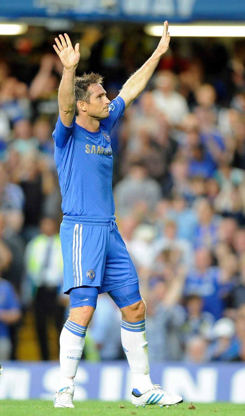 Frank Lampard se raduje z úvodního gólu v zápase proti Readingu