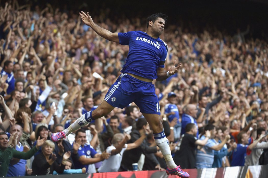 Diego Costa v dresu Chelsea řádí, do sítě Swansea nastřílel hattrick