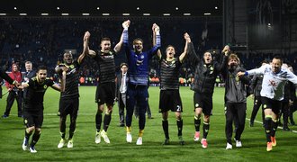 Anglická a španělská liga se chýlí ke konci, Chelsea slaví titul
