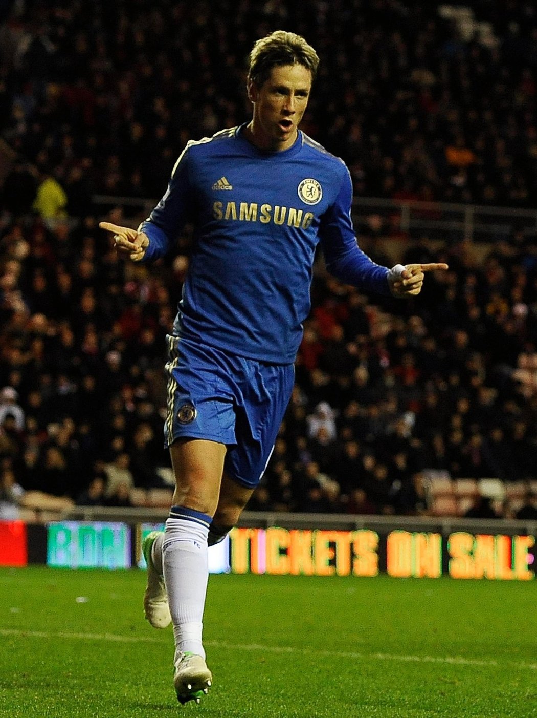 Fotbalisté Chelsea ve čtvrtém utkání anglické ligy pod vedením trenéra Rafaela Beníteze poprvé zvítězili. Sunderland porazili na jeho hřišti 3:1 i díky dvěma brankám Fernanda Torrese