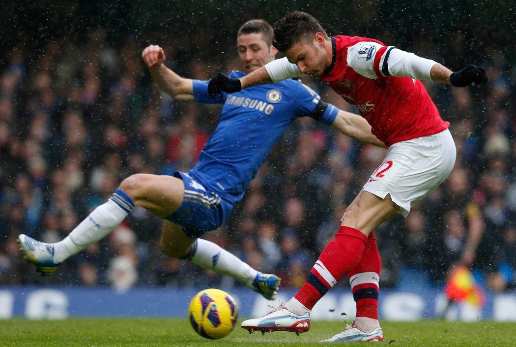 Fotbalisté Arsenalu prohrávali v derby s Chelsea už 0:2, pak dokázali snížit, ale na body nedosáhli.