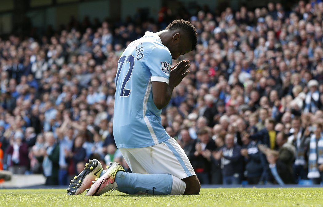 Nadějný útočník Kelechi Iheanacho vstřelil Stoke dvě branky